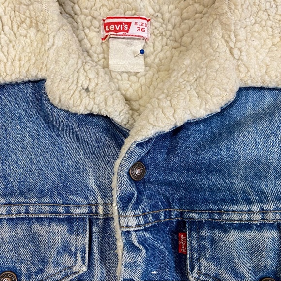 Vintage Levis Sherpa Lined Denim Jacket - Picture 4 of 7